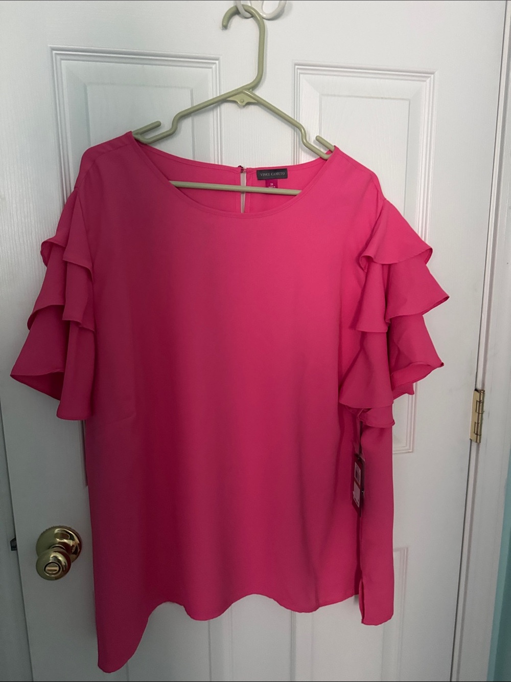 Vince Camuto Hot Pink Ruffle Sleeve Blouse size 3X